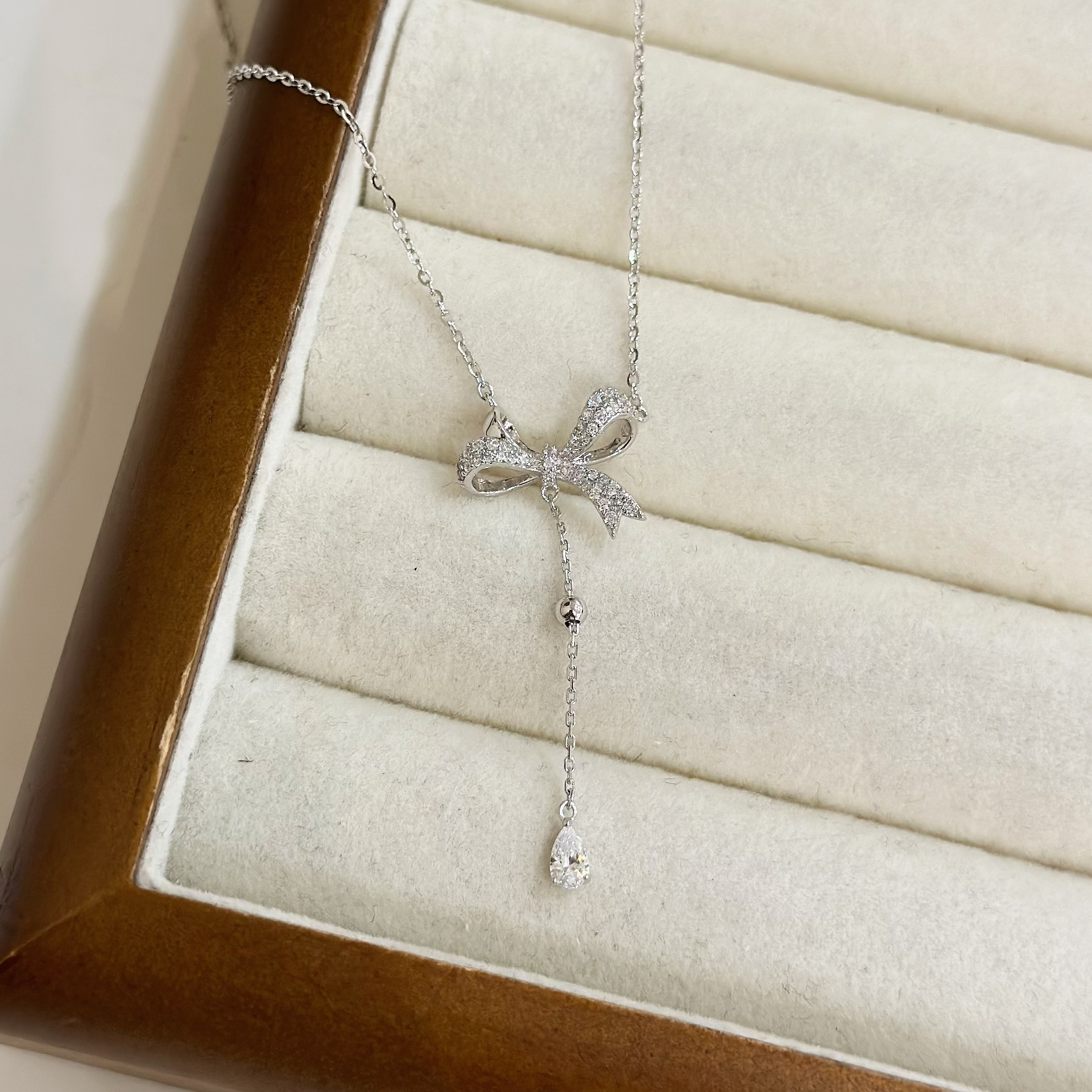 Q22【輕奢】排鑽蝴蝶結水滴純銀Y字鎖骨鏈