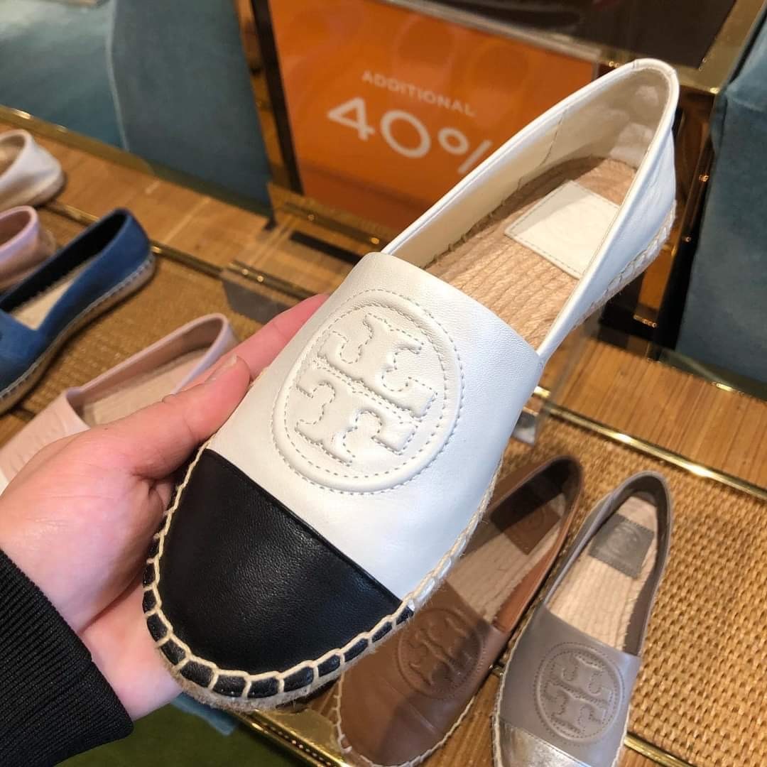 Tory Burch圓形大logo羊仔皮漁夫鞋