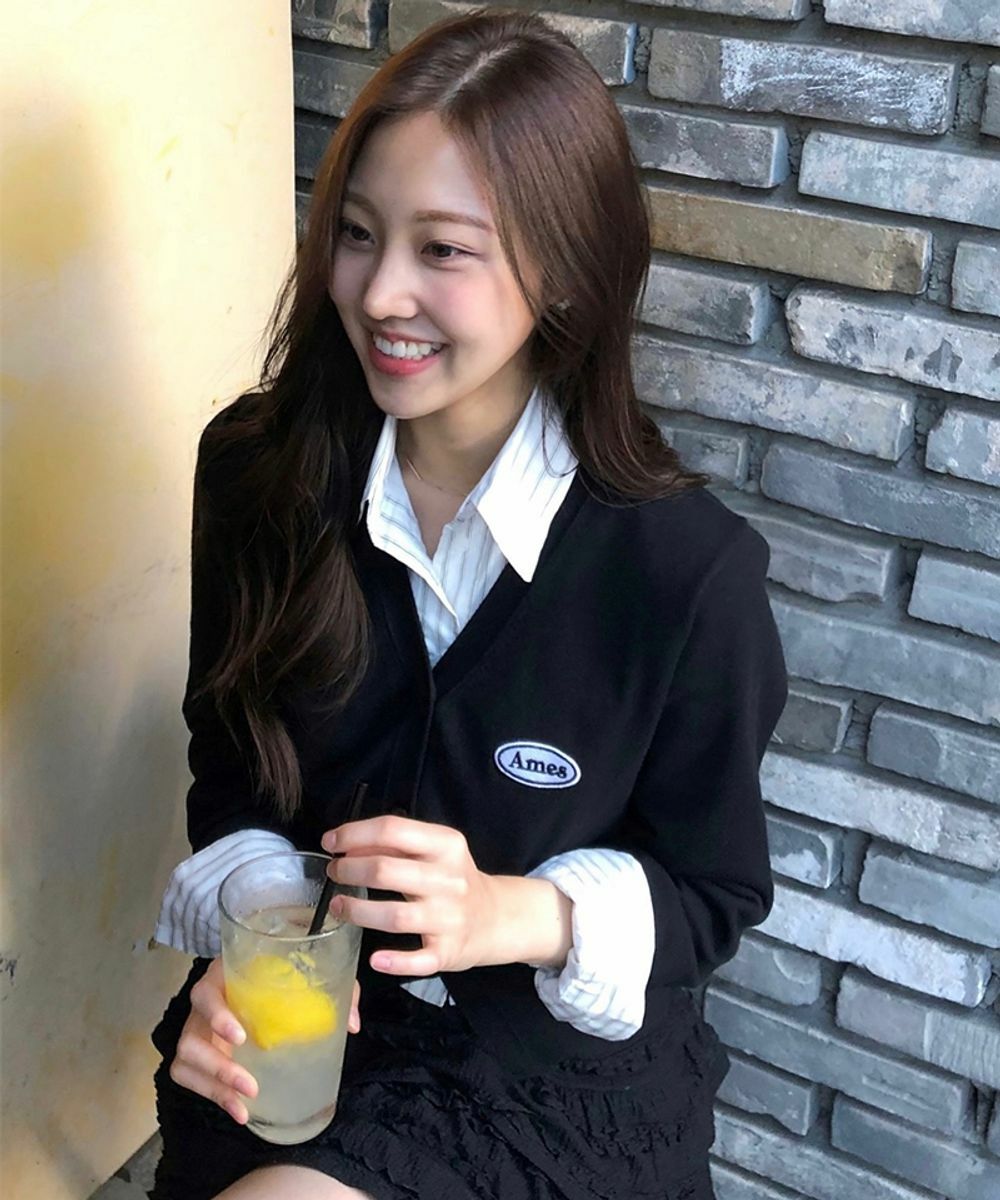 AMES BASIC LOGO WAPPEN CARDIGAN BLACK