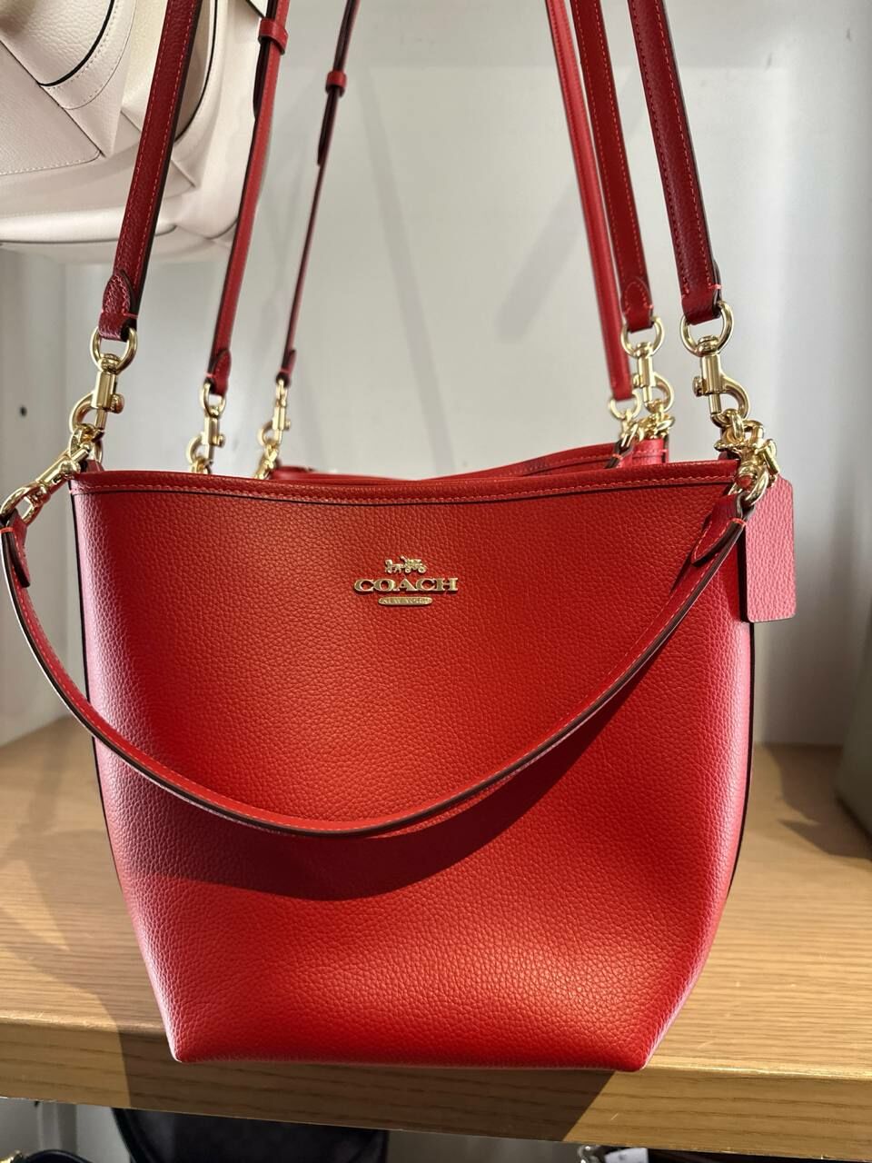 [S] COACH CT801 LTH CITY BUCKET,IM/BOLD RED, 196395542024 (SCO1032)