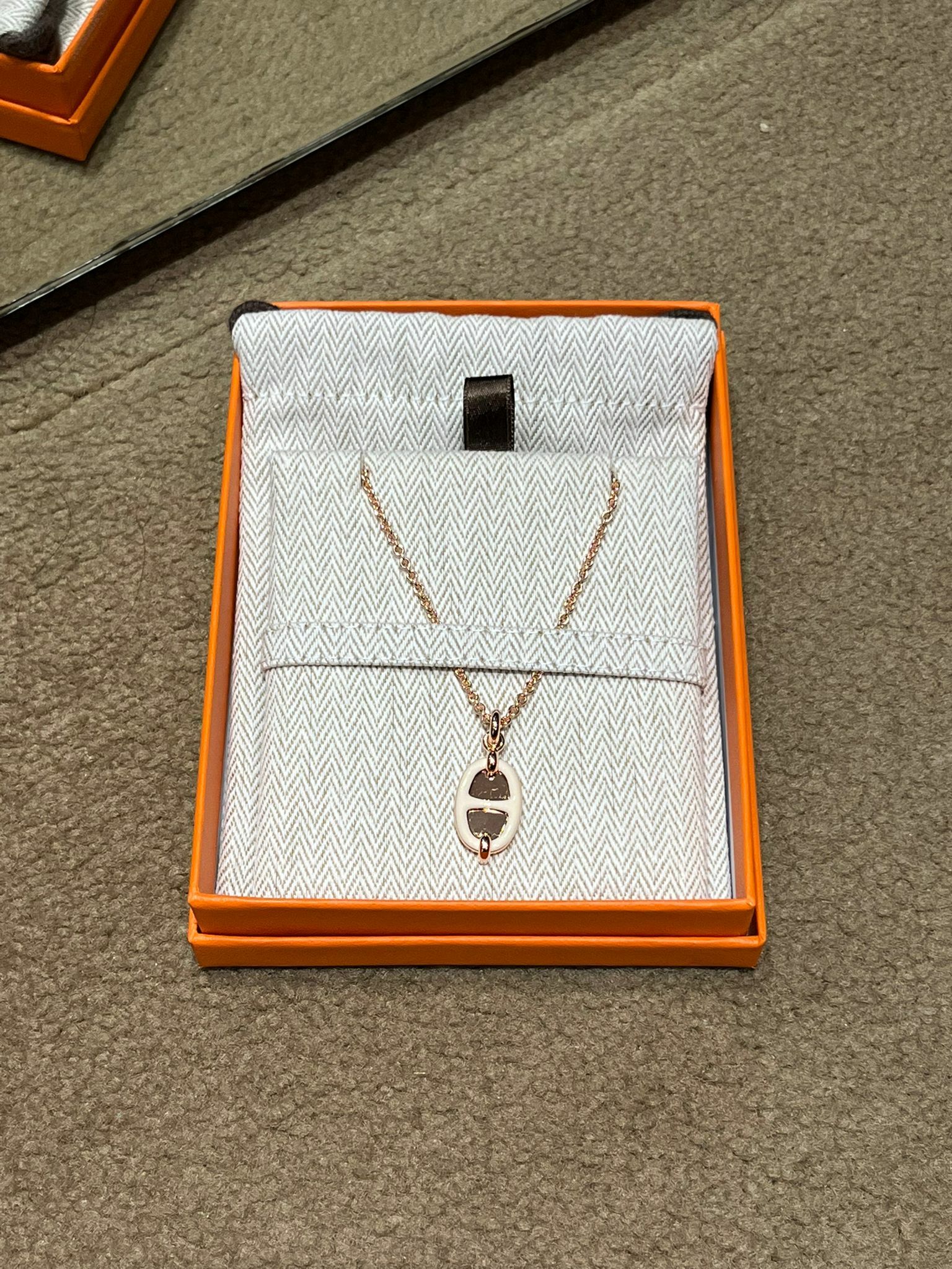 Mini maillon pendant small model creme CD