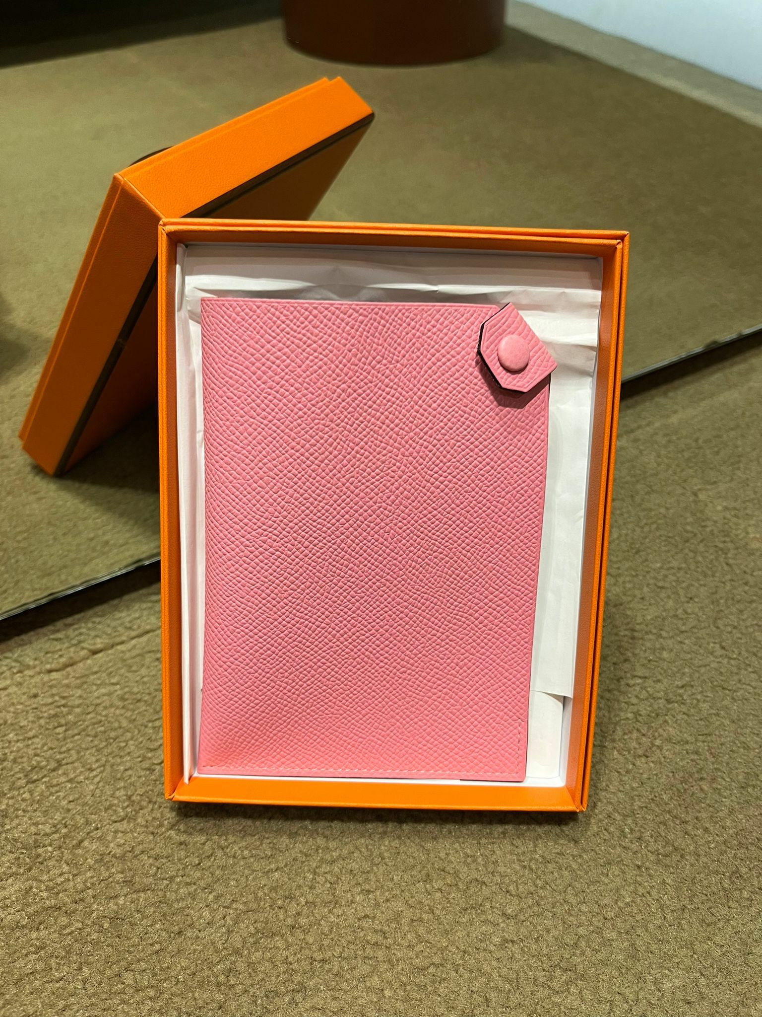 Tarmac passport holder pm 1Q rose confetti  epsom