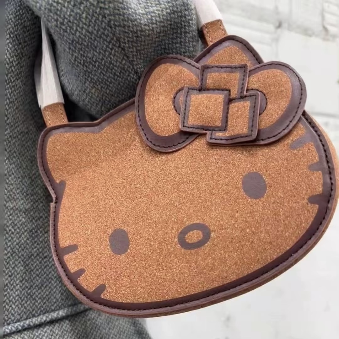 代購 JINKY HUANG x HELLO KITTY 軟木 環保材質 手提包 大頭 蝴蝶結 /預購