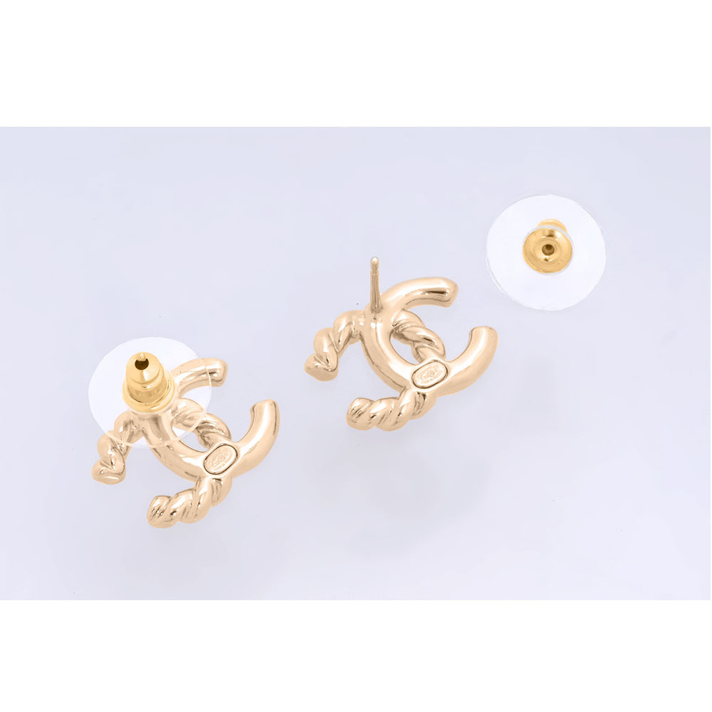 【CHANEL 】CC Logo 半麻花造型針式耳環(金色)ABE953 B19255 NADCO