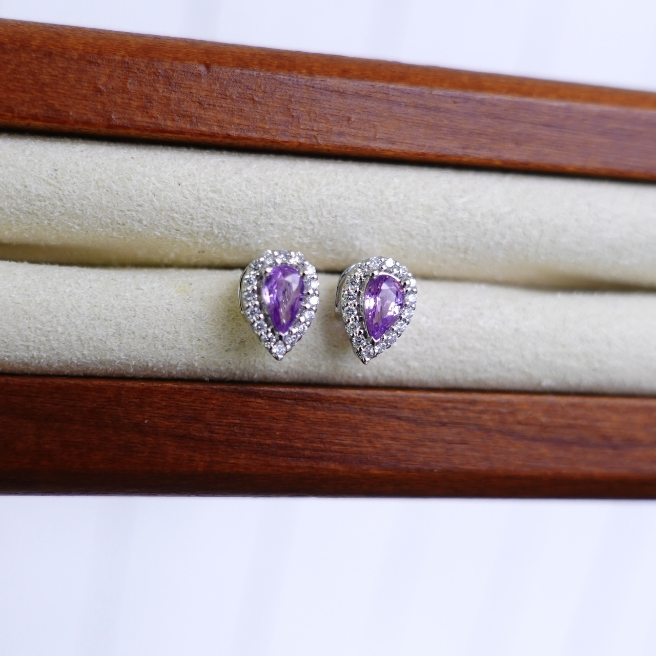 18K金粉紫色藍寶石鑽石耳釘