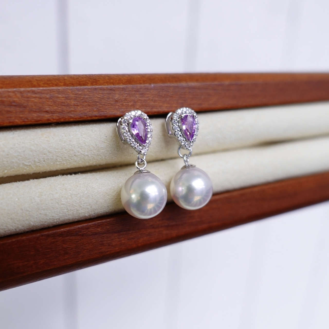 18K金粉紫色藍寶石鑽石耳釘