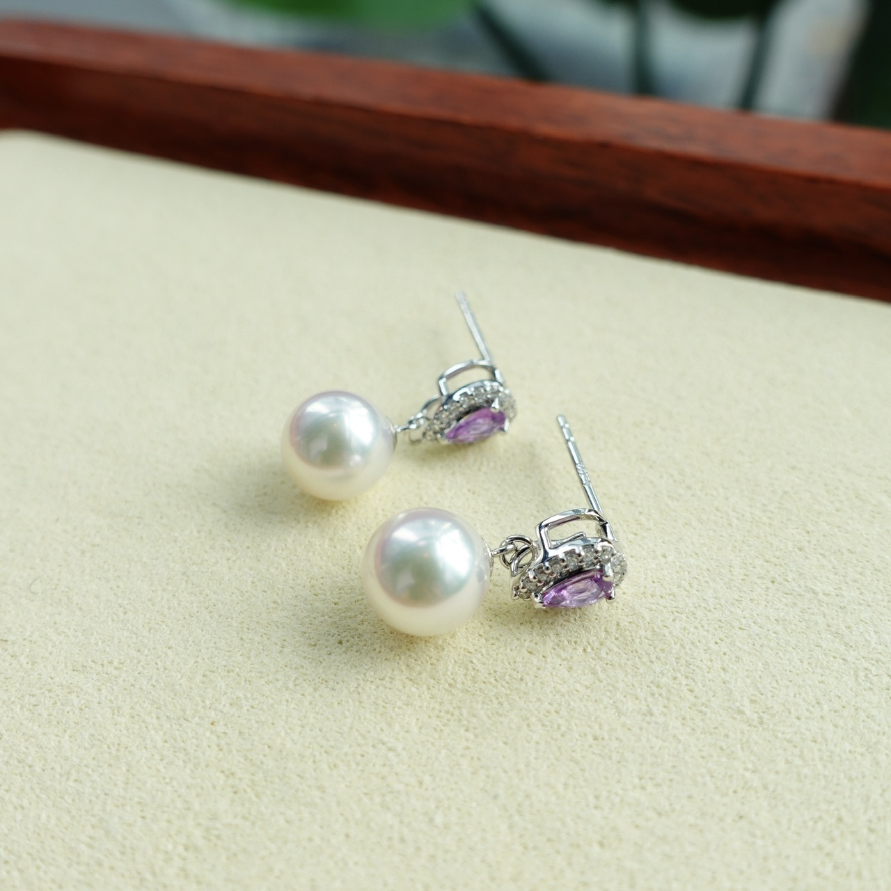 18K金粉紫色藍寶石鑽石耳釘