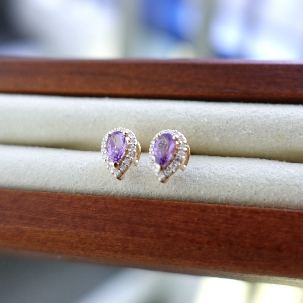 18K Gold Purple Sapphires Diamonds Earrings