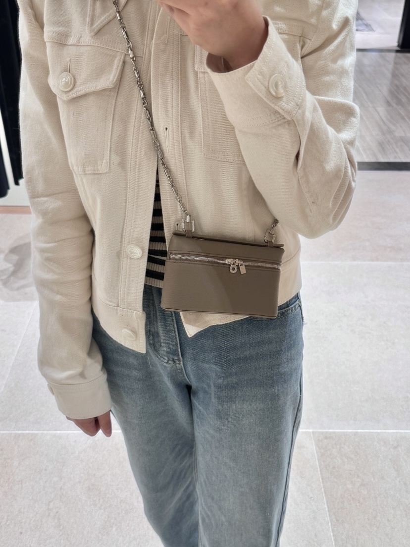 LORO PIANA Extra Pocket Mini 手袋