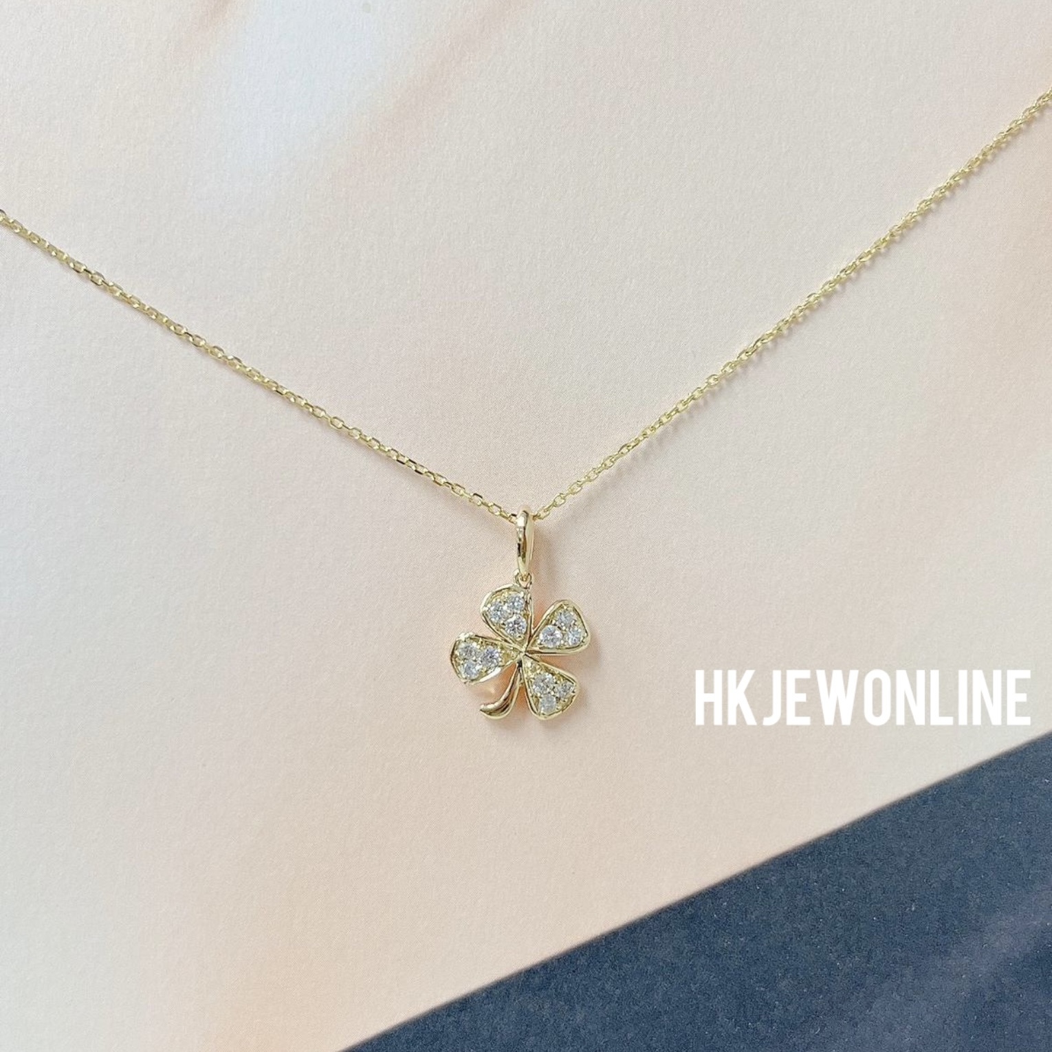 🍀 18K Yellow Gold Four Leaf Clover Diamond Pendant ( Chain Included )