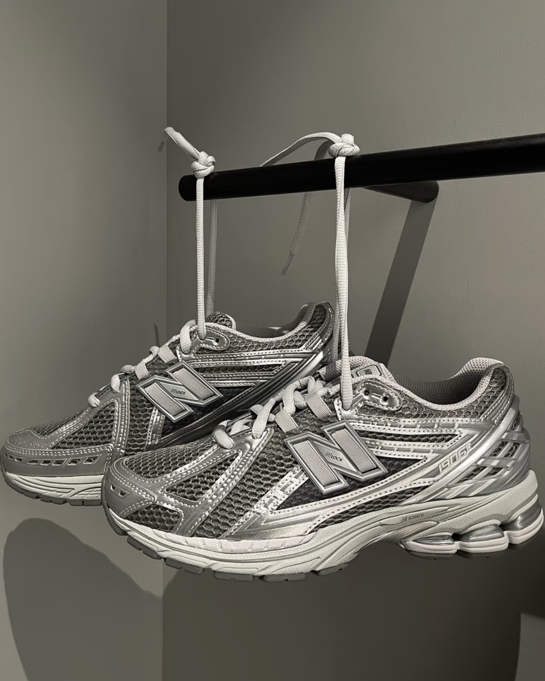 <全智賢同款🖤>New Balance NB 1906R 復古 Y2K 金屬銀 M1906REH