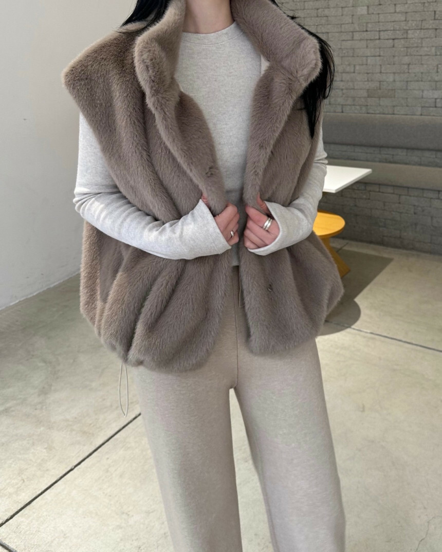 韓國時髦歐逆 翻領毛毛背心(灰/白/咖)