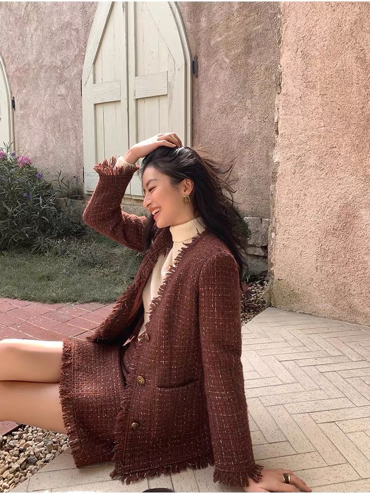焦糖咖抽鬚滾邊圓領外套+短裙SET-S-L (Elegant & Love)