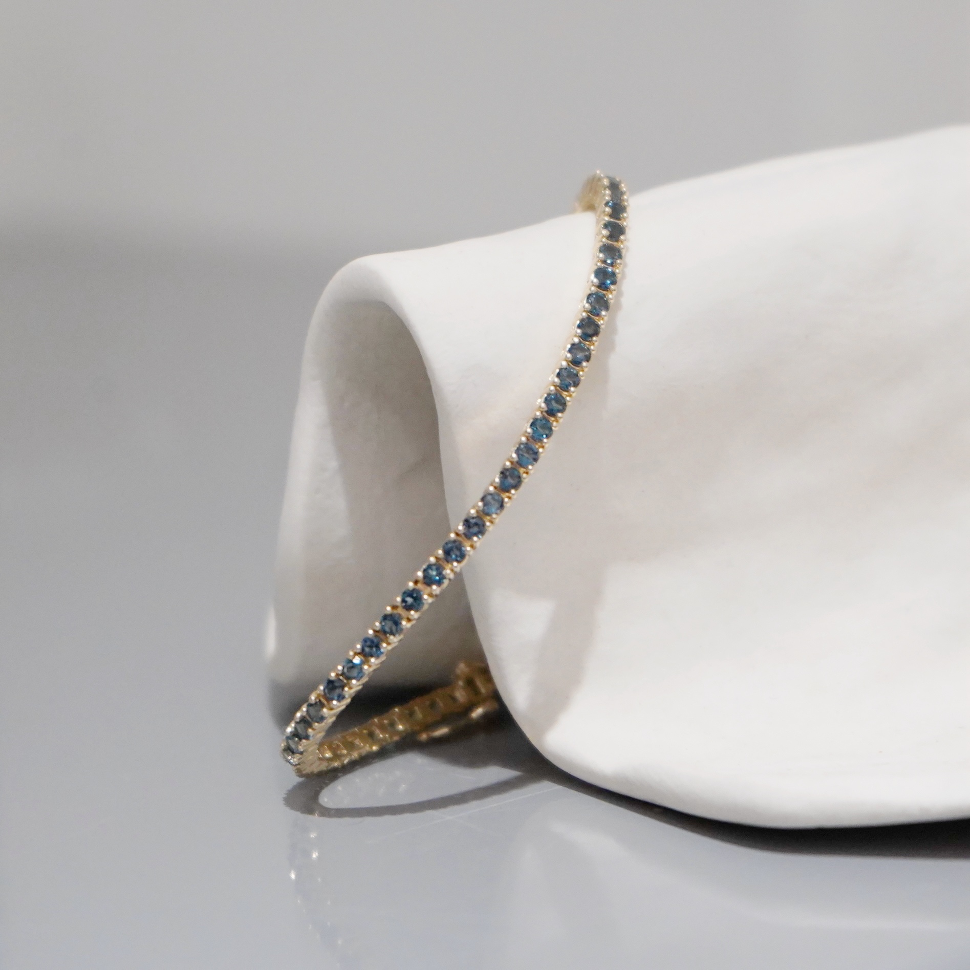 14K Tennis 2mm倫敦托帕石手鍊