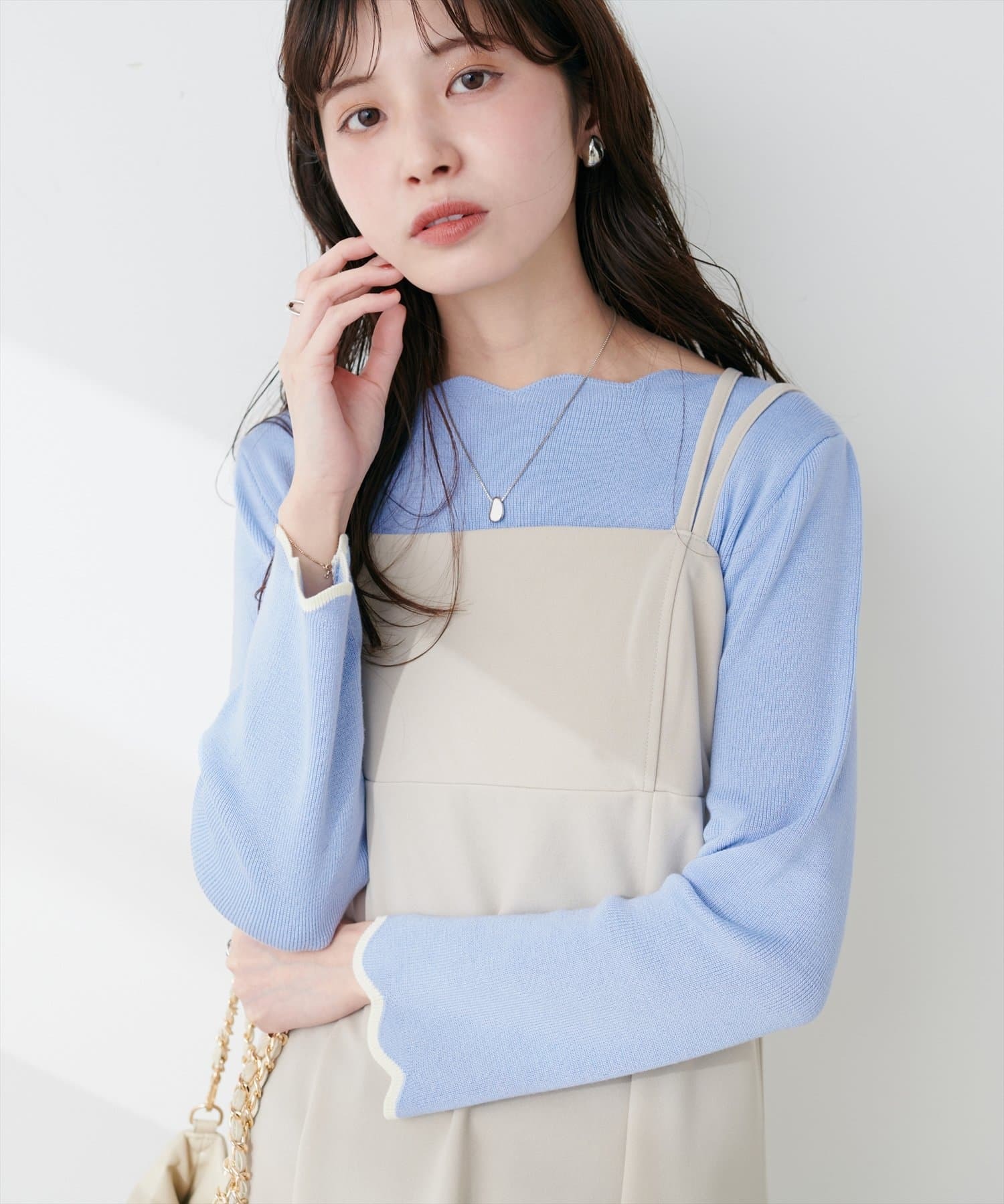 natural couture(ナチュラルクチュール)  袖口配色スカラップニット薩克斯藍（0351050140）