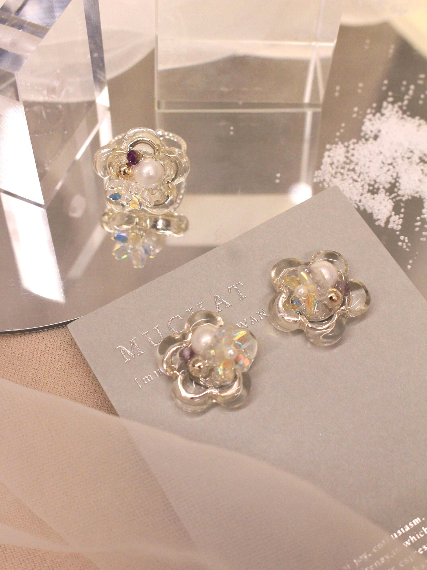 水中泡泡語。MUCHAT手作透彩花圈珍珠純銀針耳環