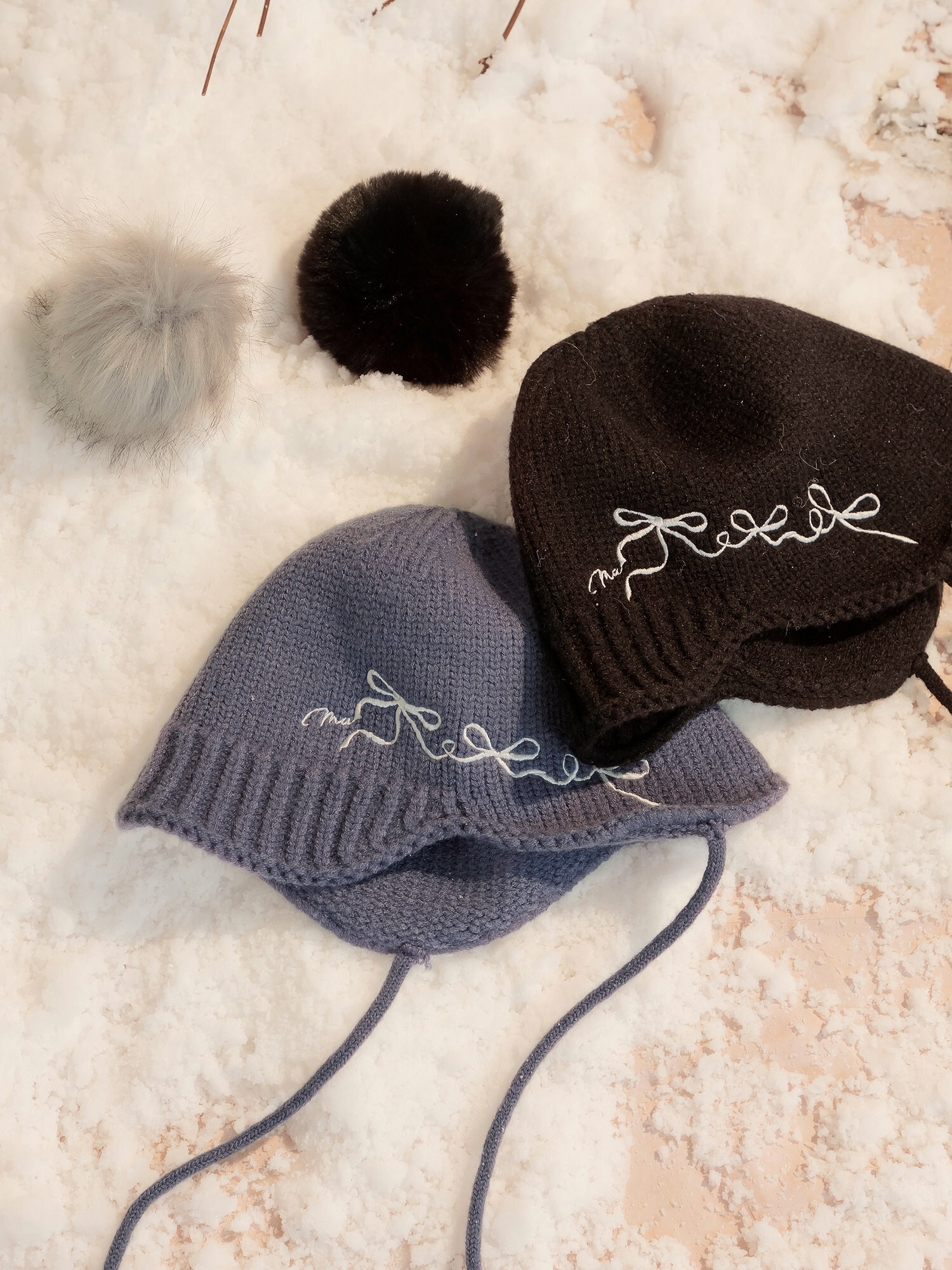 啟動時光機。MUCHAT刺繡蝶結毛球護耳毛帽(黑)