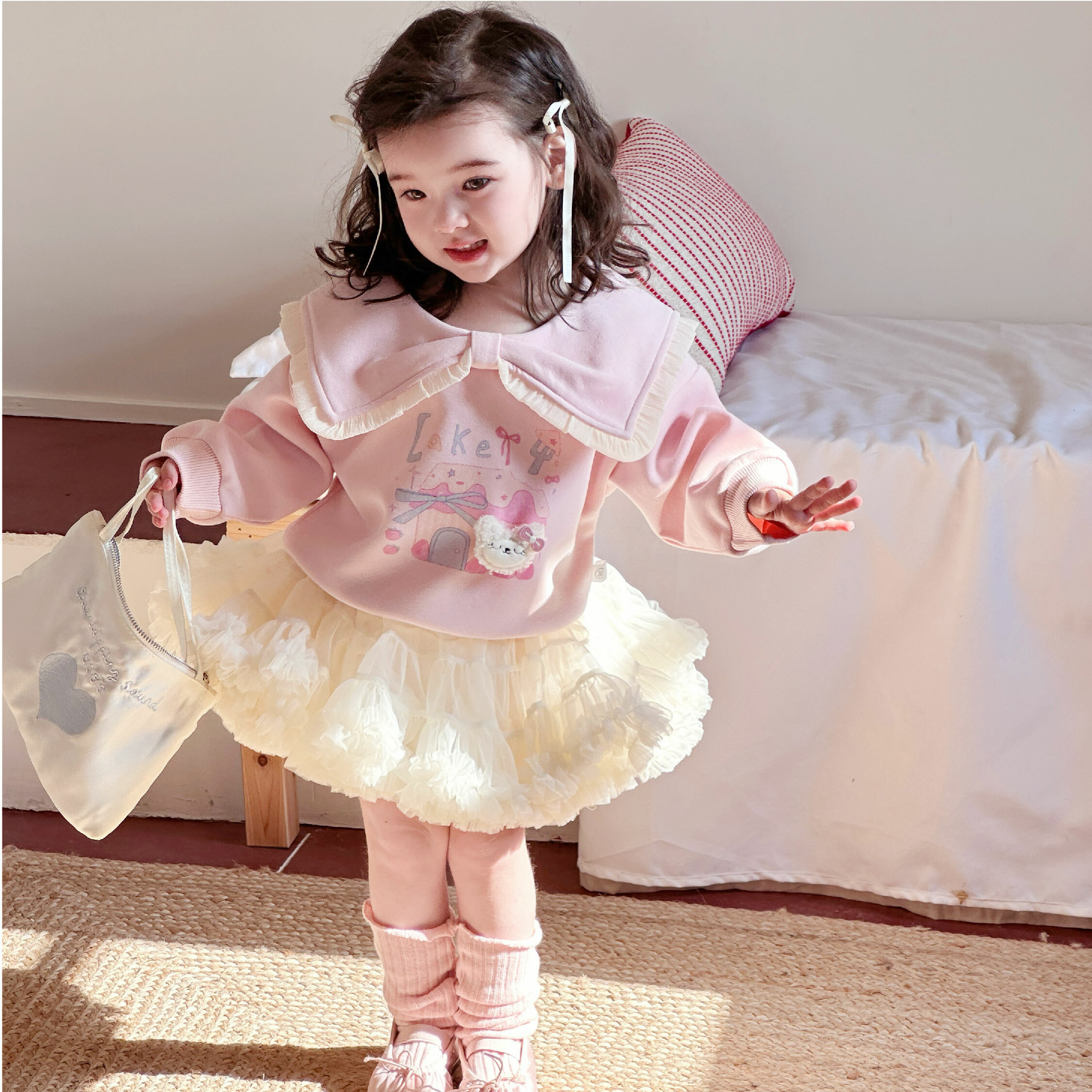 【H55196】夢幻熊熊薑餅屋蝴蝶結立領上衣