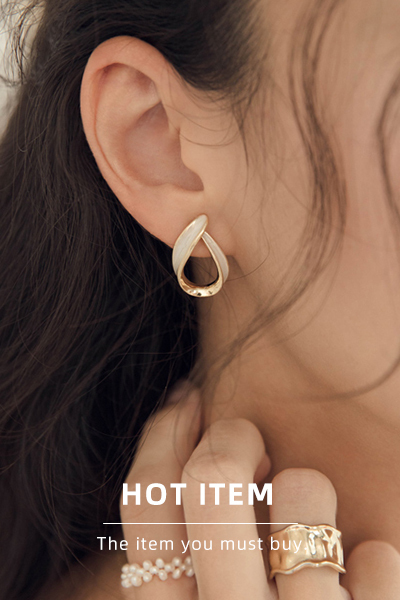 水滴型畫釉。銀針耳環