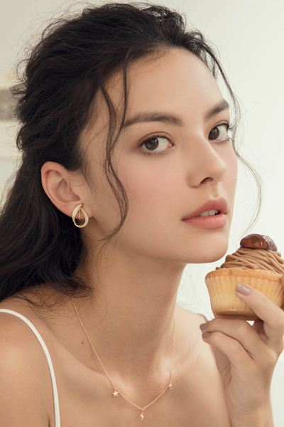 水滴型畫釉。夾式耳環