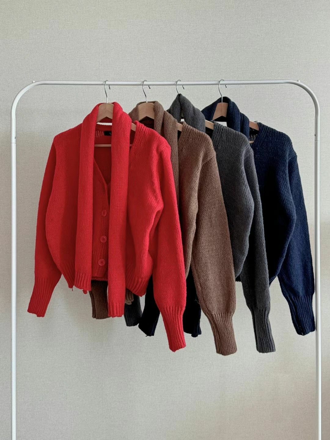 TC258 V領外套+頸巾