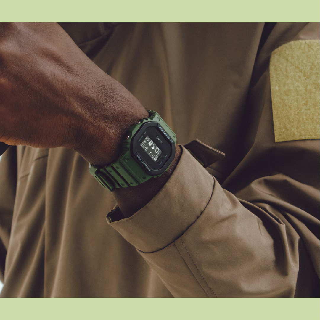 萬年鐘錶 - G-SHOCK   經典城市潮流大地綠街頭潮流防震電子錶  DW-5610UU-3  錶徑: 42.8MM