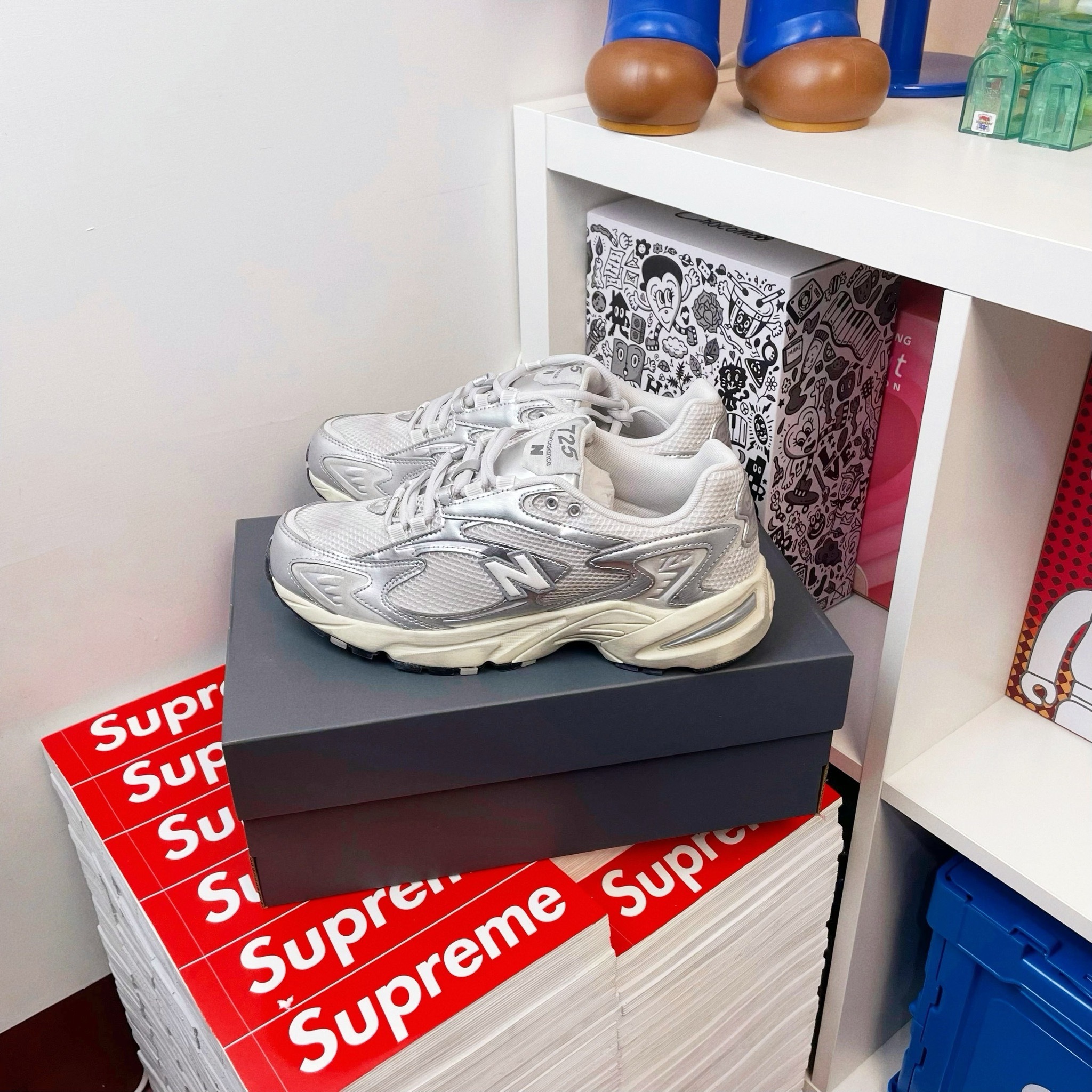 New Balance 725 液態銀 白銀 銀色  奶油作舊 男女 復古鞋 ML725SG1