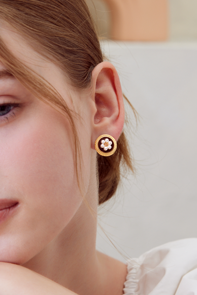 復古畫釉珍珠小花。銀針耳環