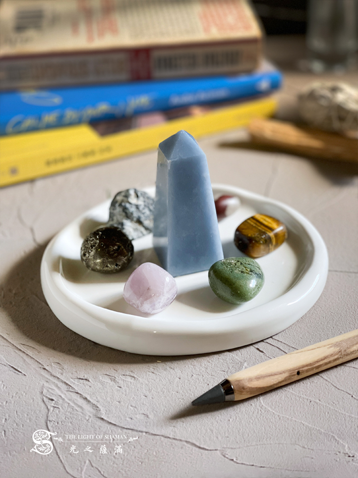 【思緒明鏡】辦公室招財聚能．思維敏銳天使石文書水晶組 -光之薩滿