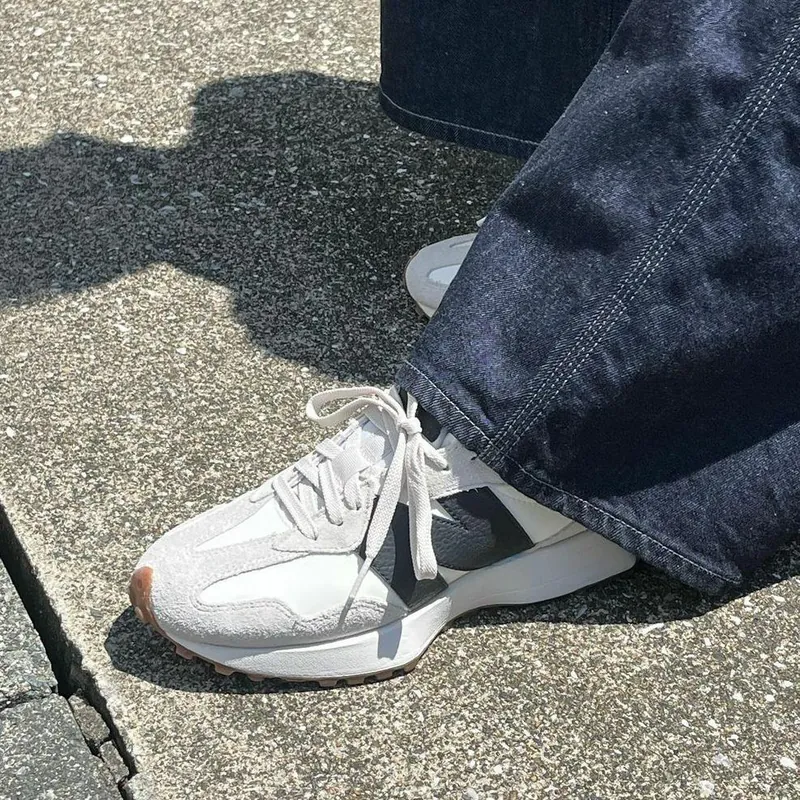 NEW BALANC 327  奶油白黑 焦糖底 荔枝皮革