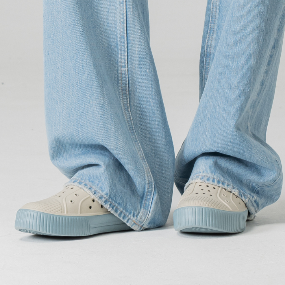 moz瑞典 駝鹿 雙色洞洞餅乾水鞋 (燕麥蘇打) 全球首創 舒適厚底 防潑水-附鞋扣