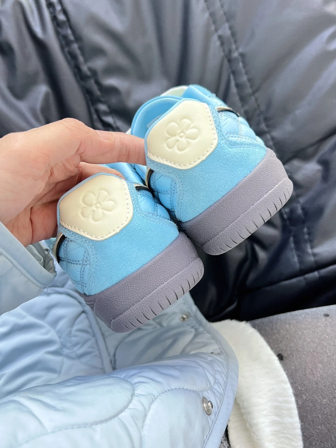 HBD × WE FLOWER 聯名小花鞋 反絨真皮 德訓鞋 冰雪藍