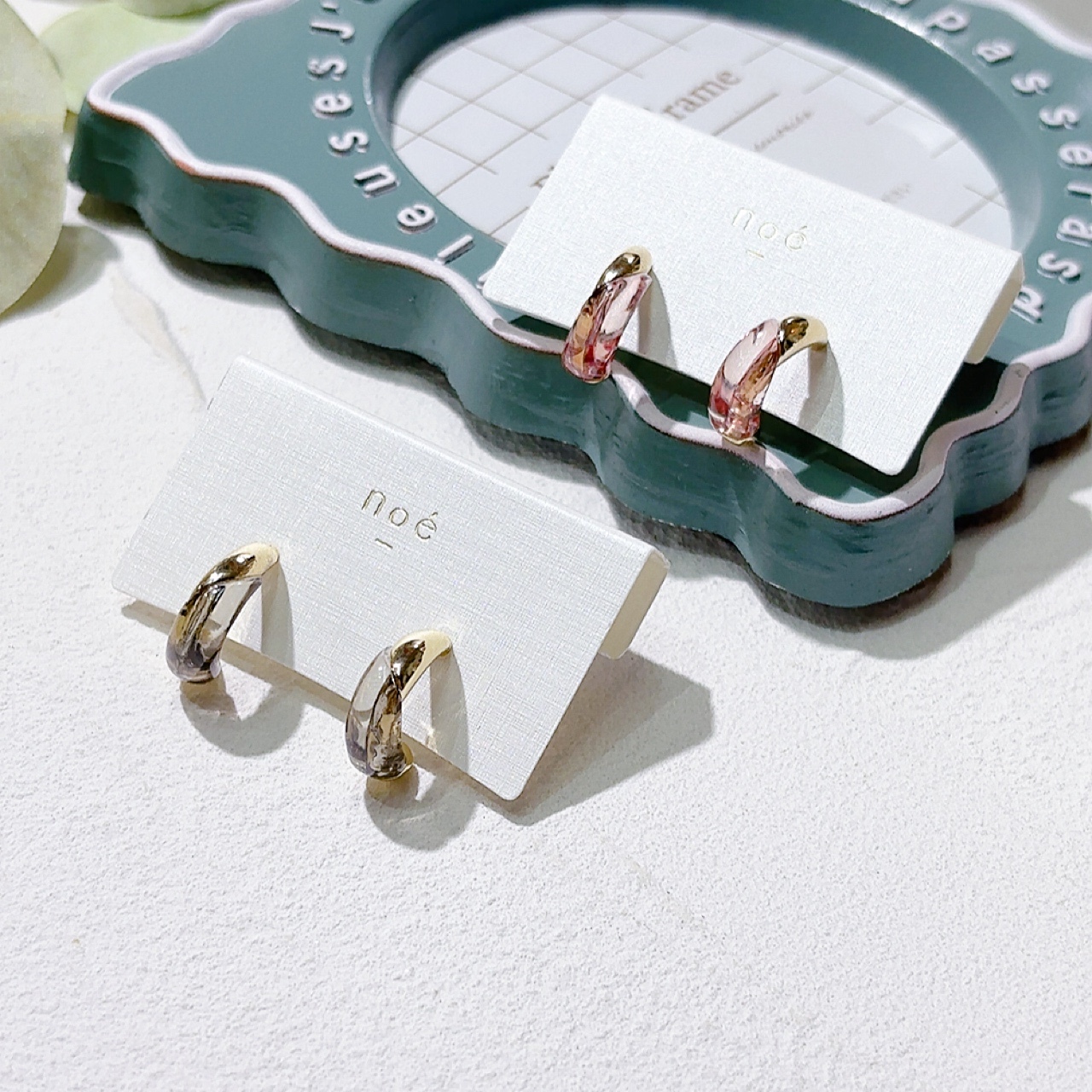 金屬透明感C形耳環