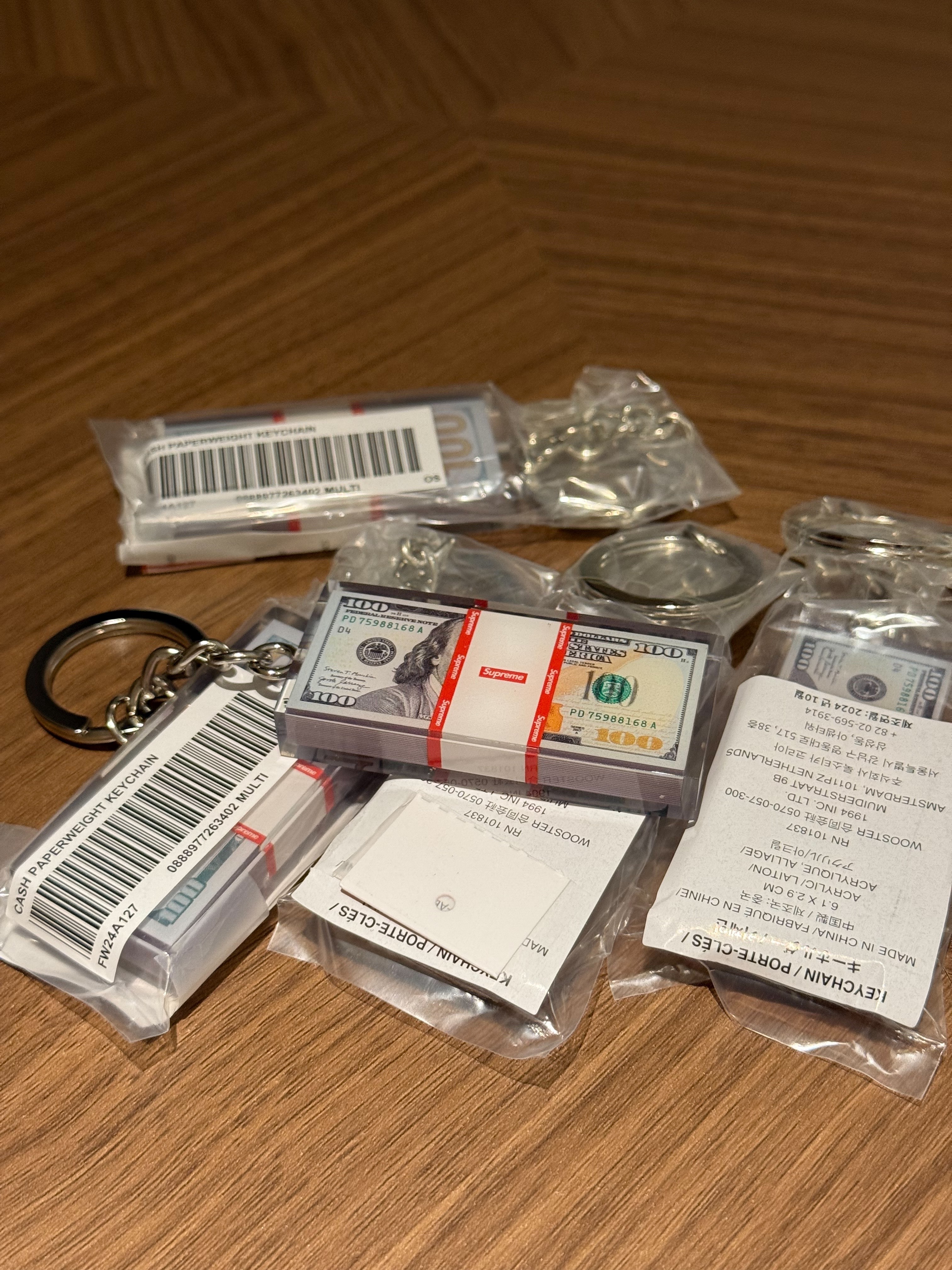 Supreme Cash Paperweight Keychain 美金 鑰匙圈