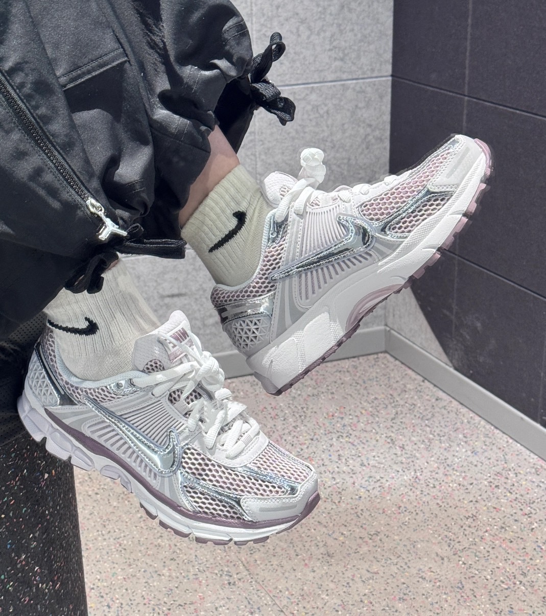 NIKE ZOOM VOMERO 5 粉紫白銀 HV6417-001