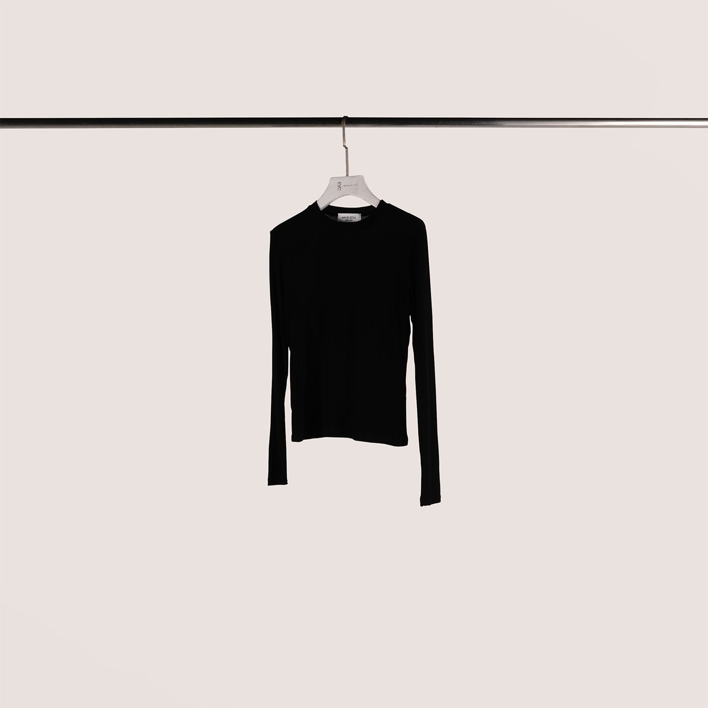 質感短絨圓領上衣 | 就是黑