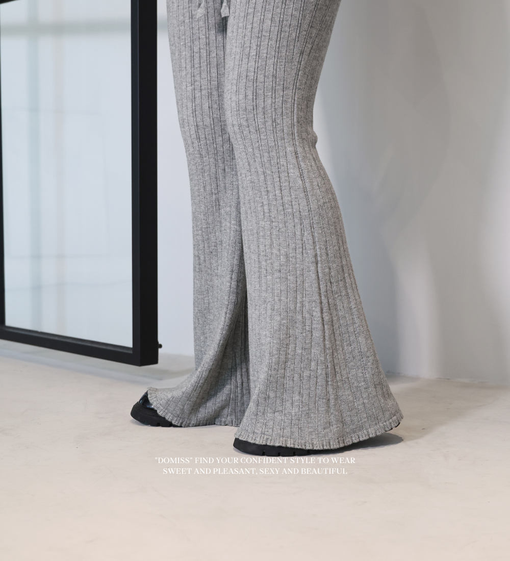 氣質顯瘦坑紋針織喇叭褲-3色 針織長褲 (現貨)