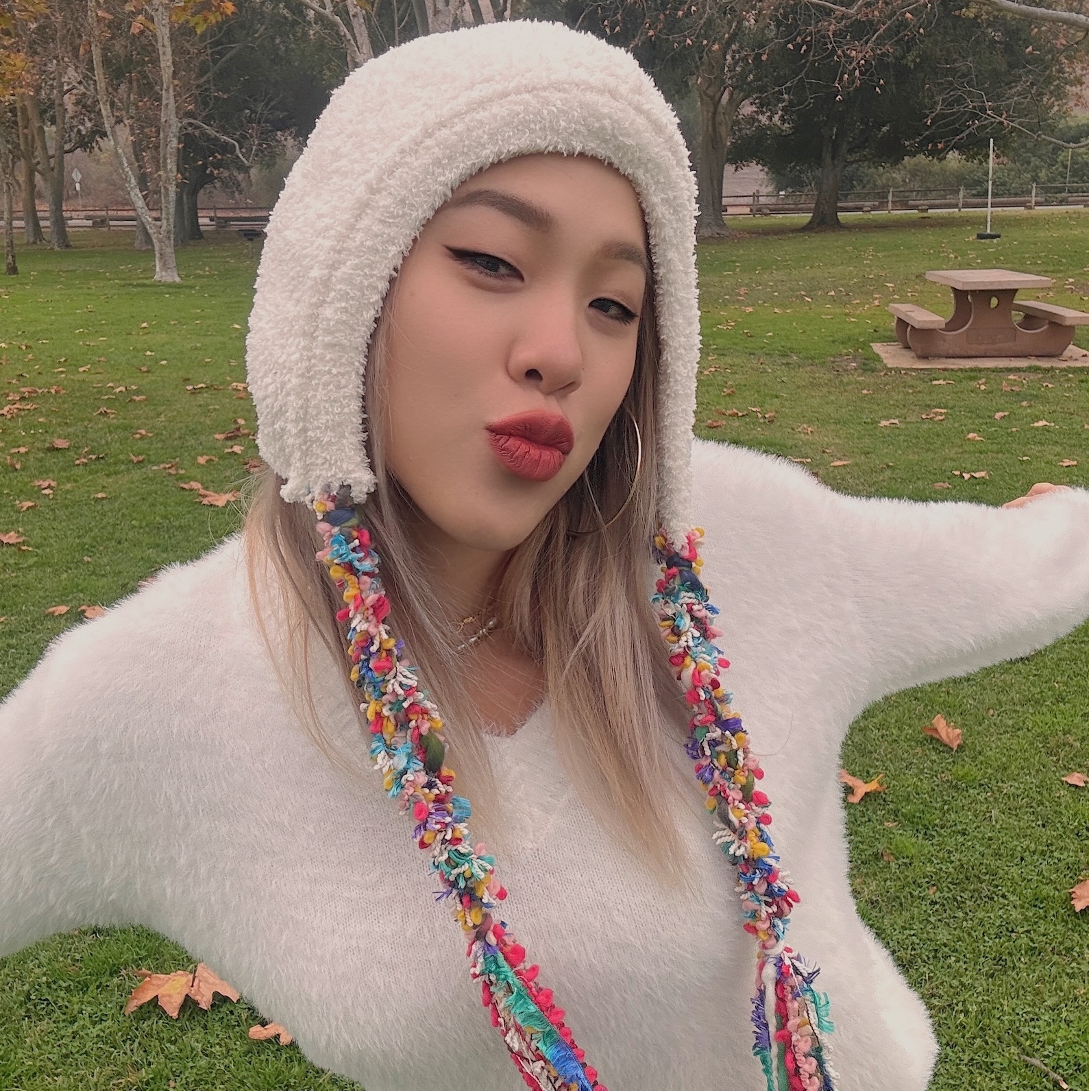 彩色流蘇羊羔毛雷鋒帽