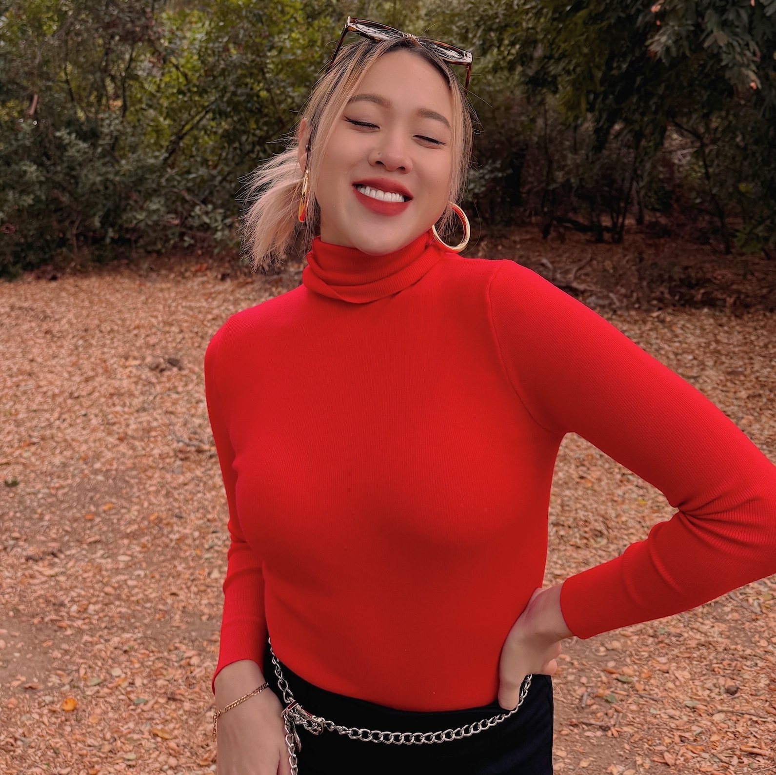 高領緋紅螺紋Tee