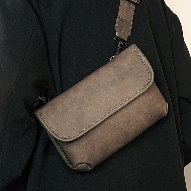 25SS 男生商務斜揹包-兩色預購