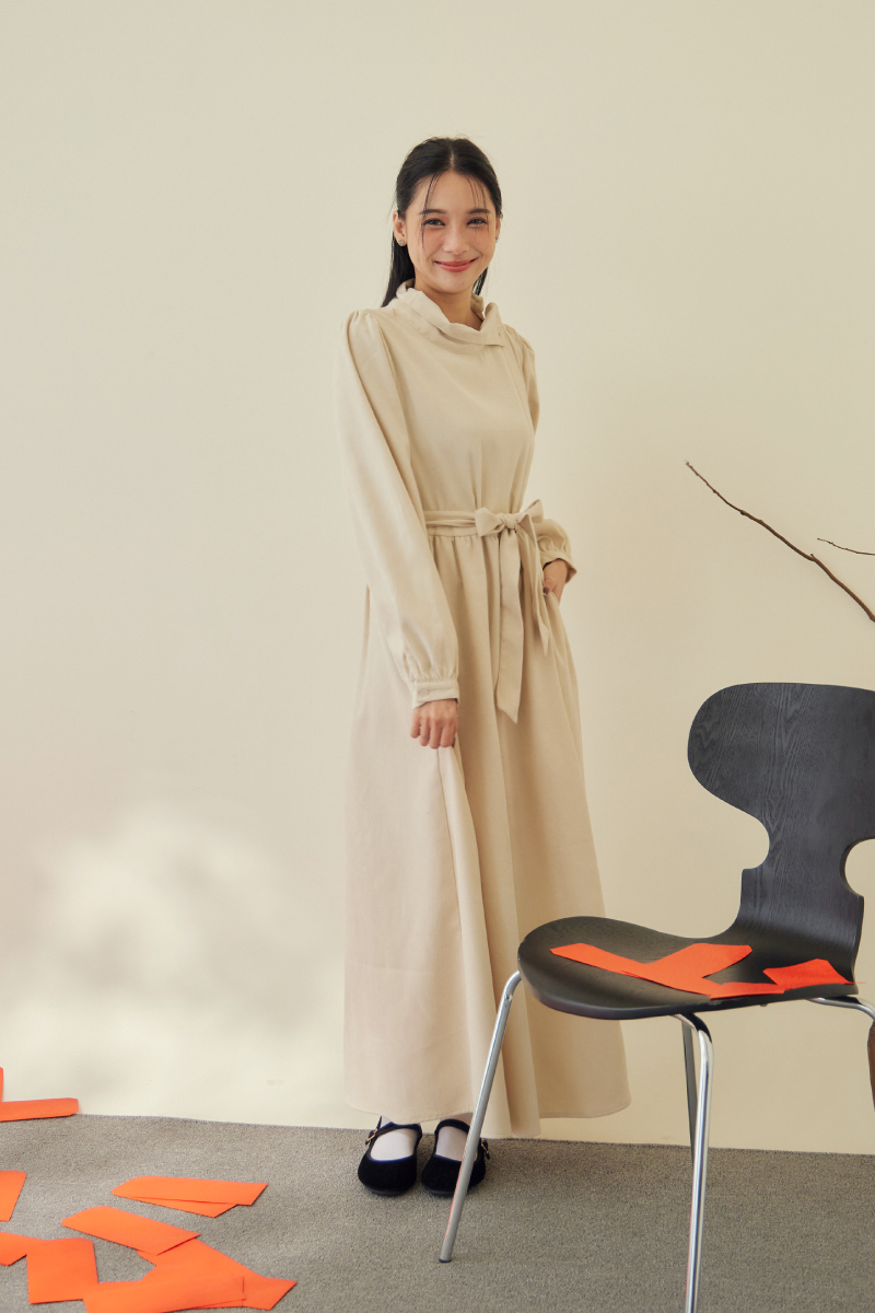 側釦翻領腰抓洋裝