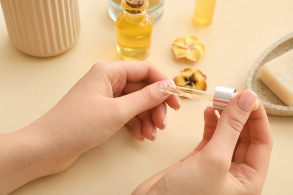 指緣修護指緣油 修護指甲硬皮