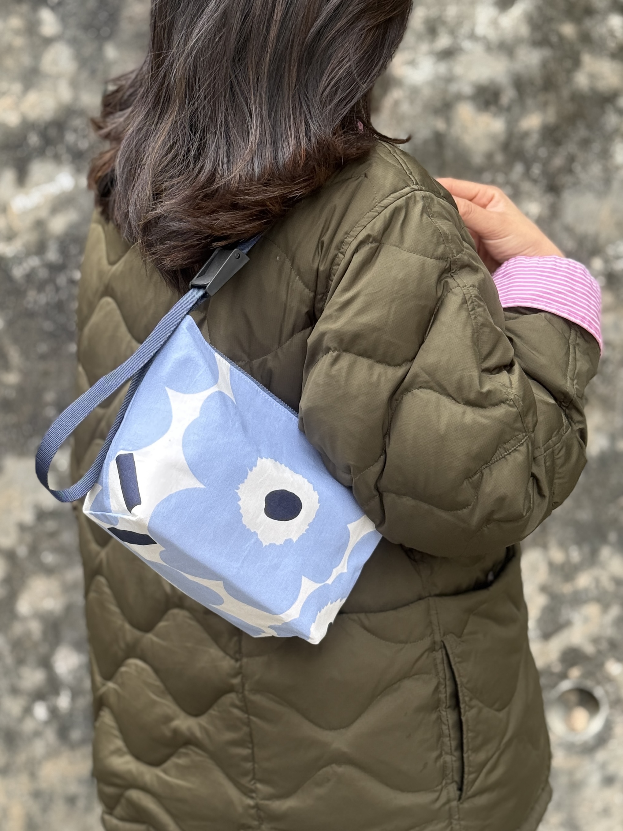 Em’s essential shoulder bag | small size | Marimeko Cotton Fabric | Blue x Navy unikko