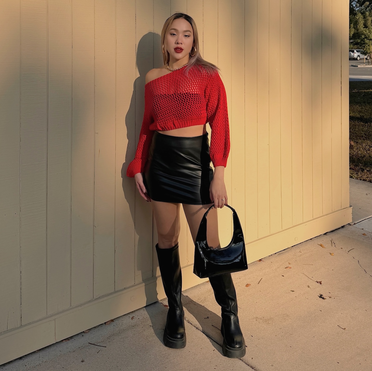 鏤空針織辣紅短版衣