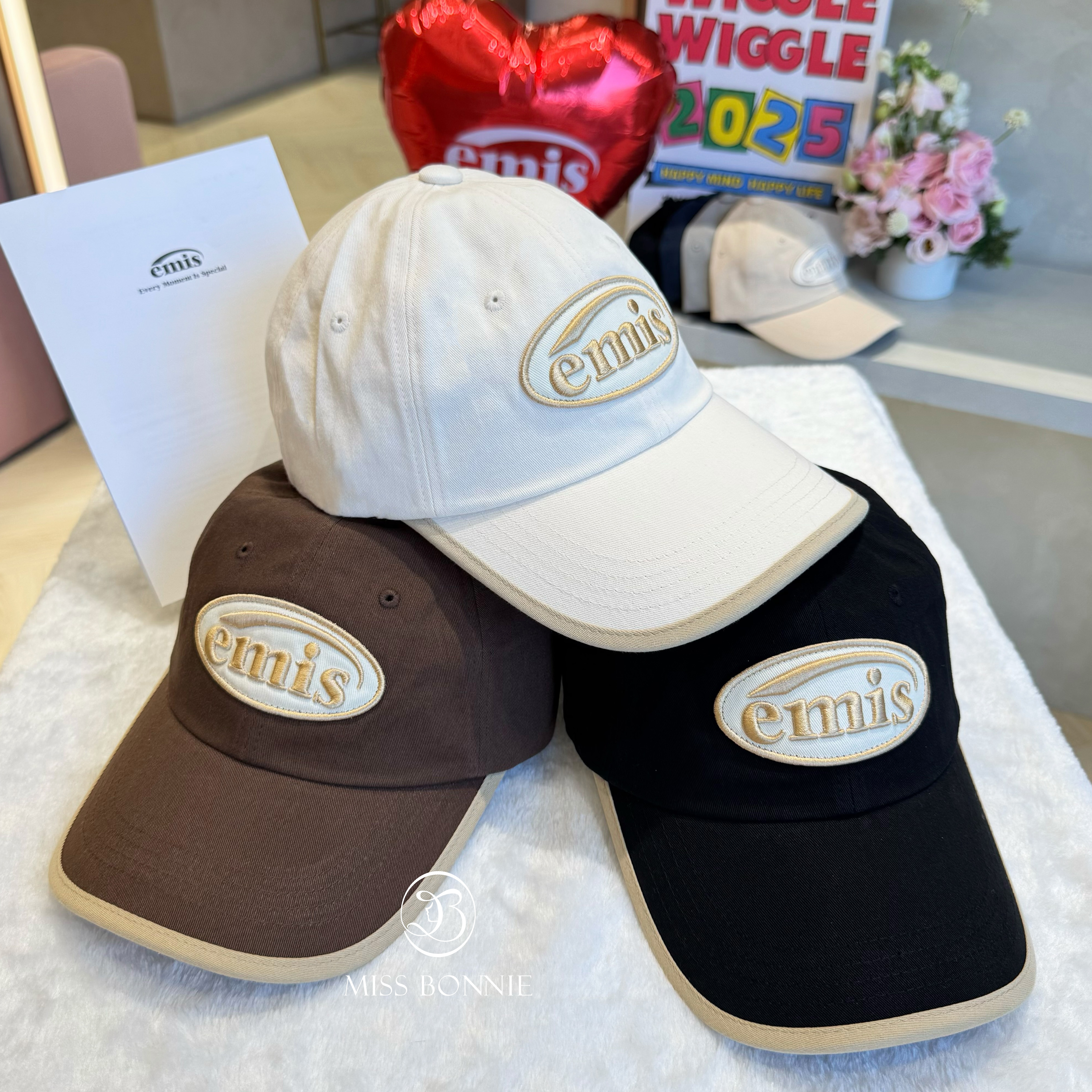Emis圓標白底滾邊棒球帽(現貨3色)