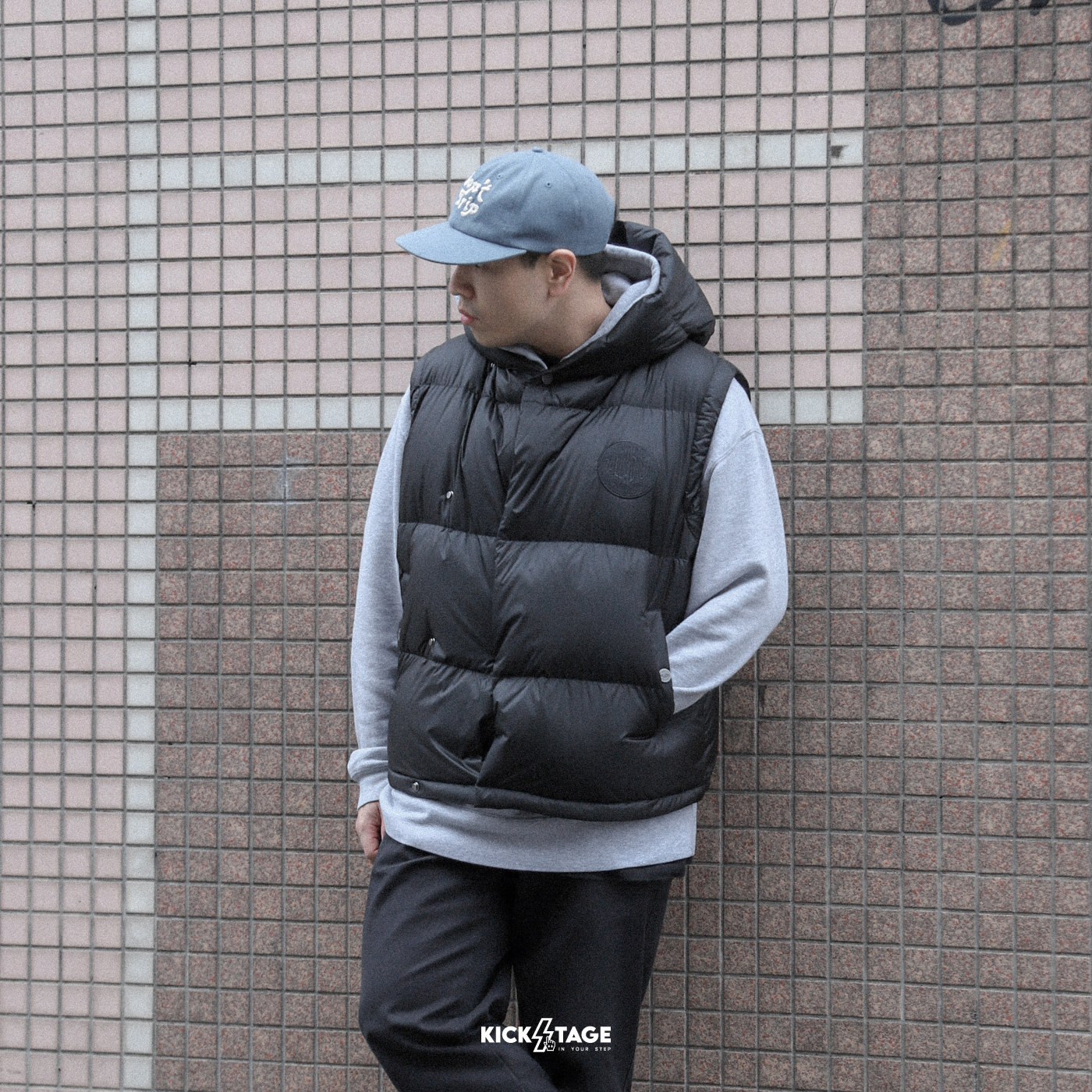 **特價商品售出無退換**男女款 PALLADIUM LOGO HOODED DOWN VEST 鉛黑色 連帽 羽絨 保暖 背心【1910519-032】