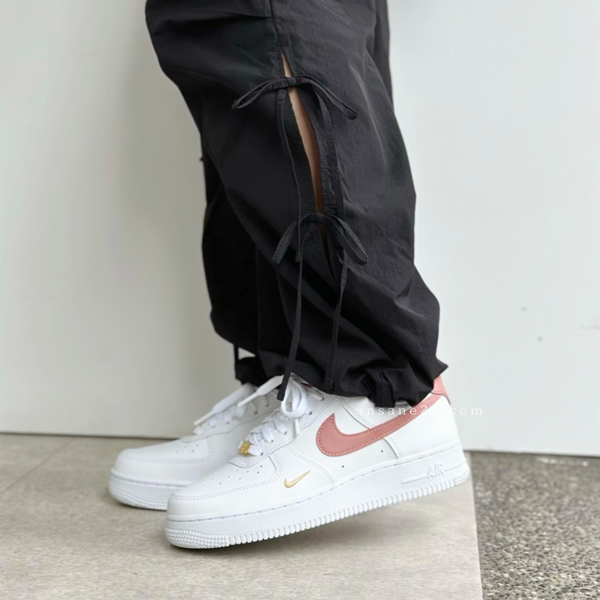 NIKE AIR FORCE 1 LOW ESS 乾燥玫瑰 小勾 休閒 女鞋 AF1 CZ0270-103