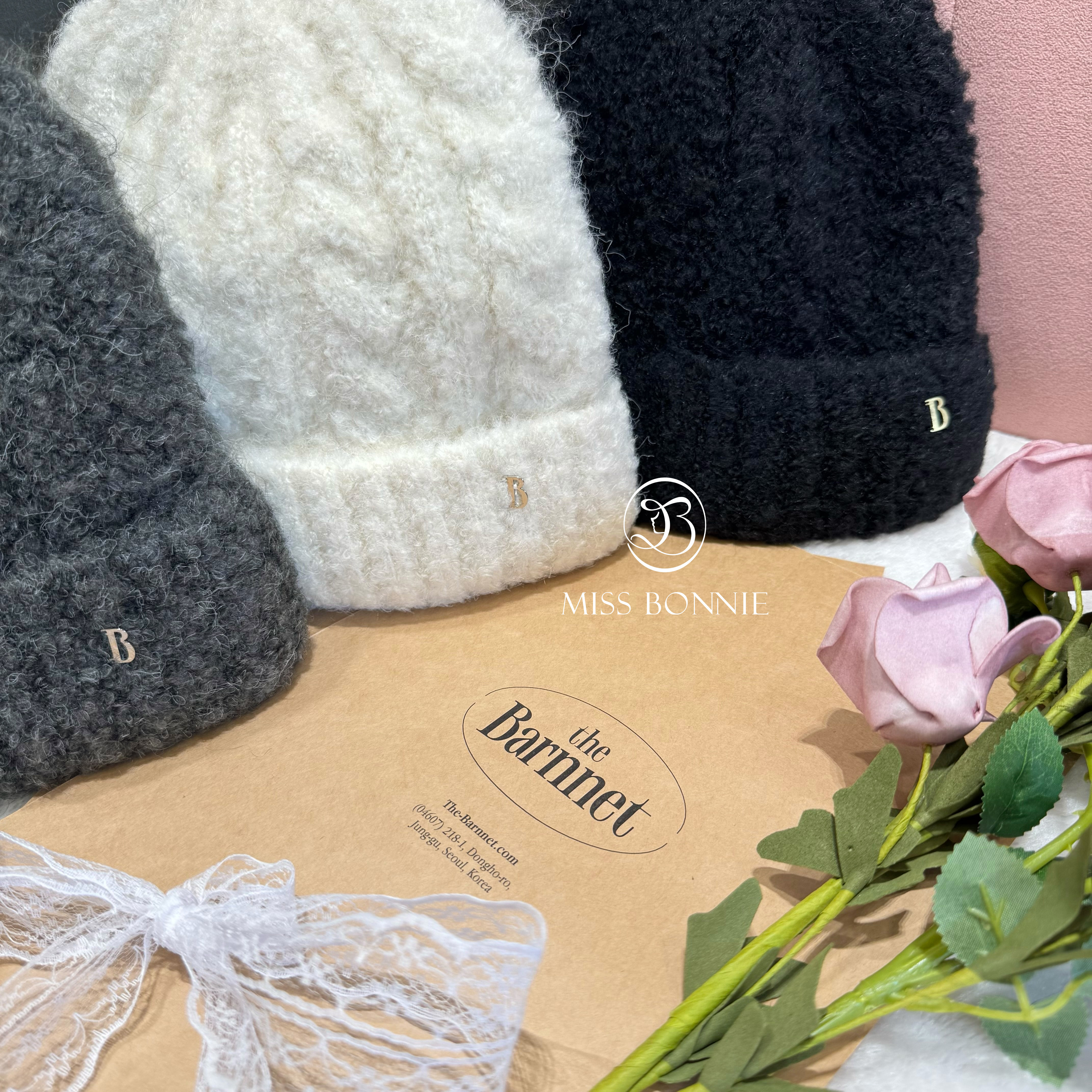 The Barnnet捲捲毛小B LOGO毛帽(共3色)