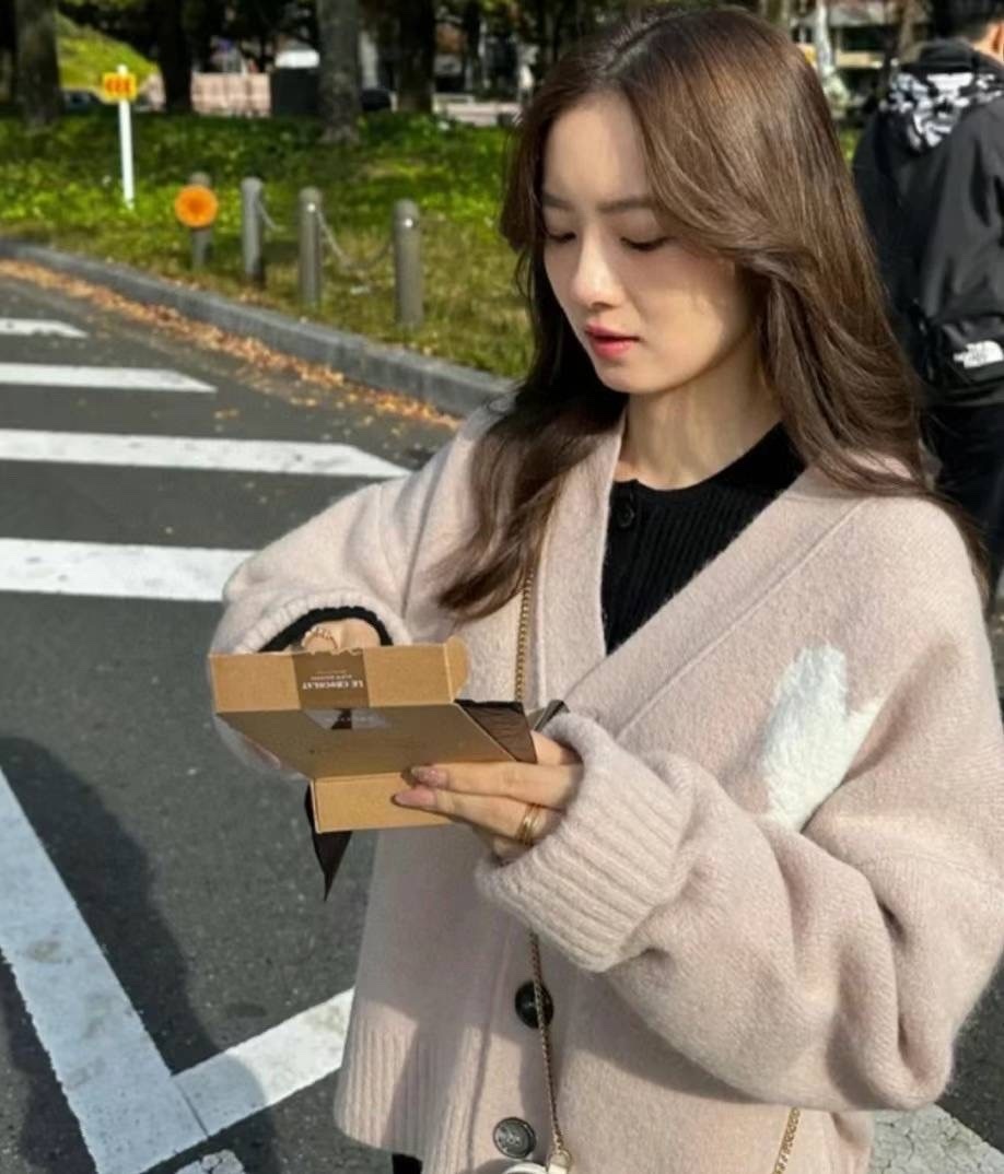 Ami 裸粉色開衫毛衣-M