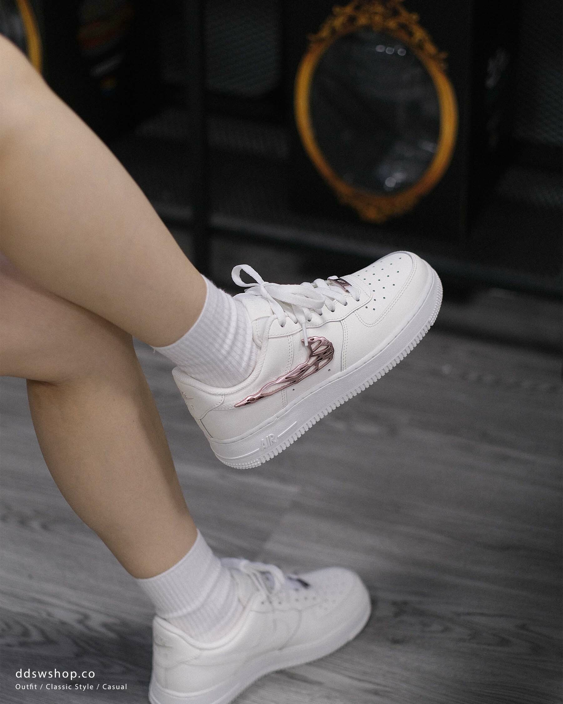 "代購" NIKE AIR FORCE 1 '07 "LIQUID METAL SWOOSH" 液態粉 米色 IF1686-161